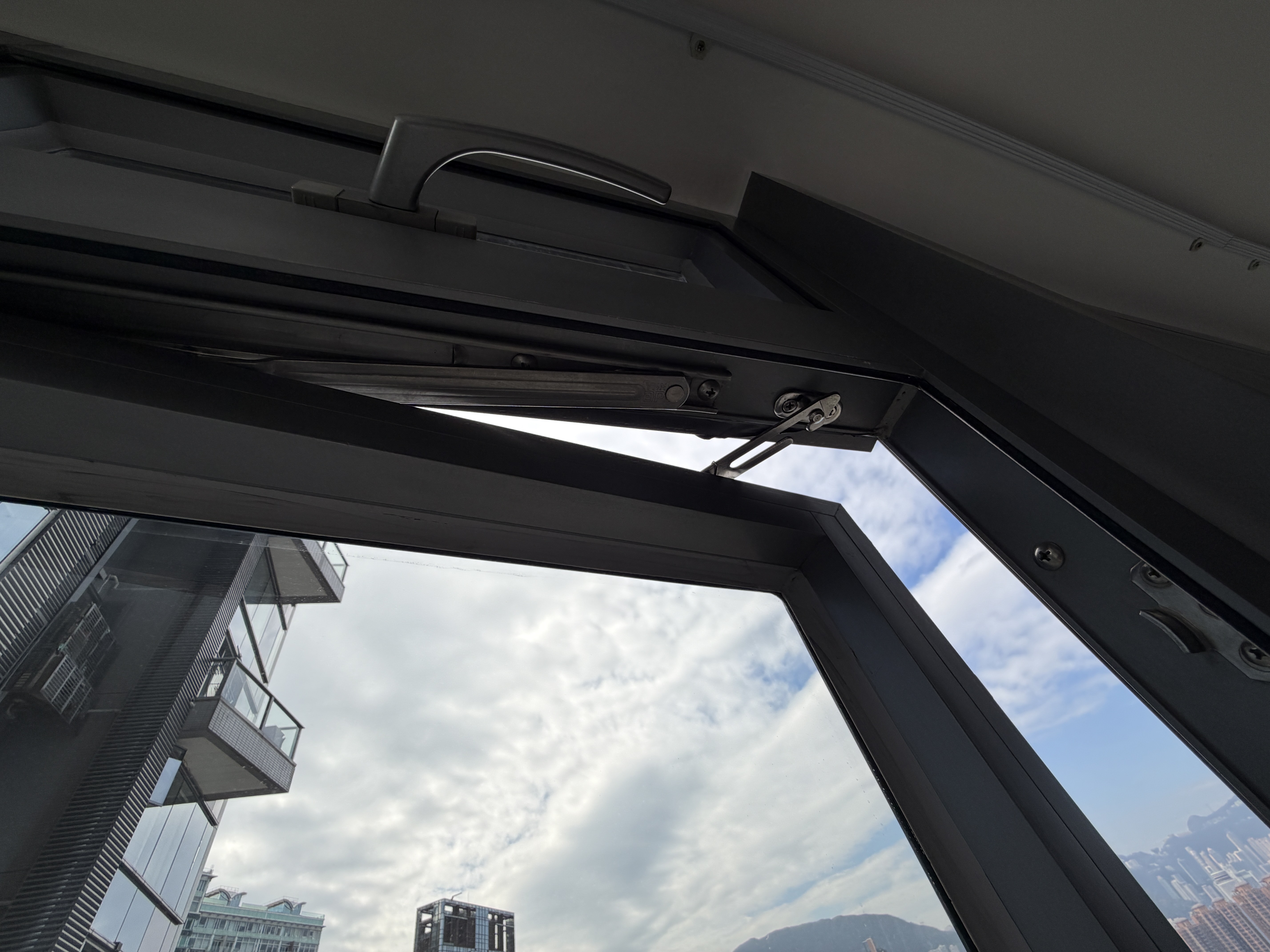 大坑道上林。全屋加裝安全扣