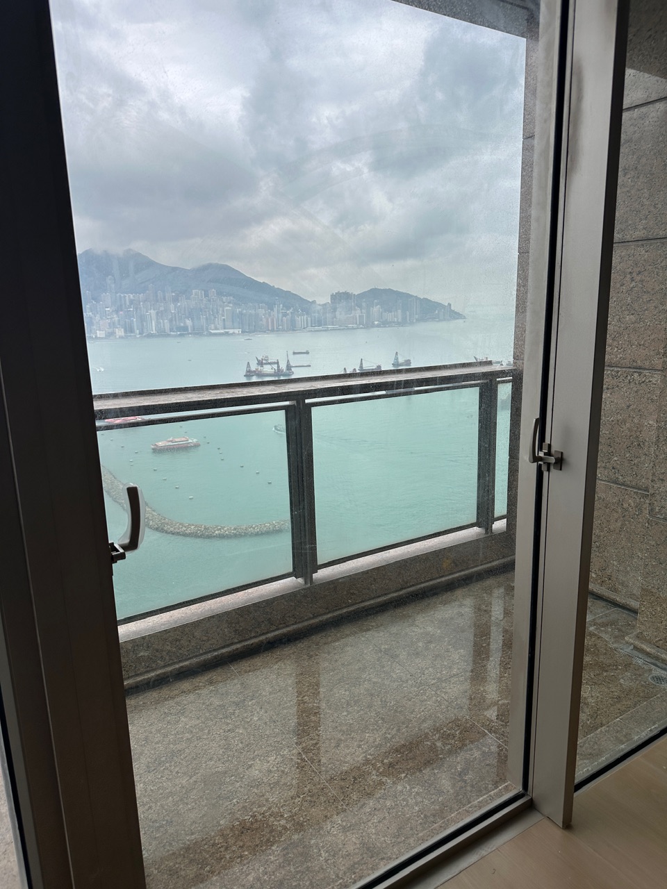 一號銀海。更換鋁窗門手掣