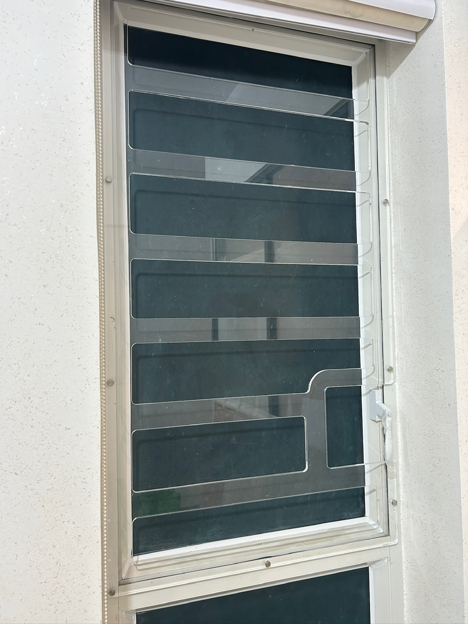 現崇山。透明窗花