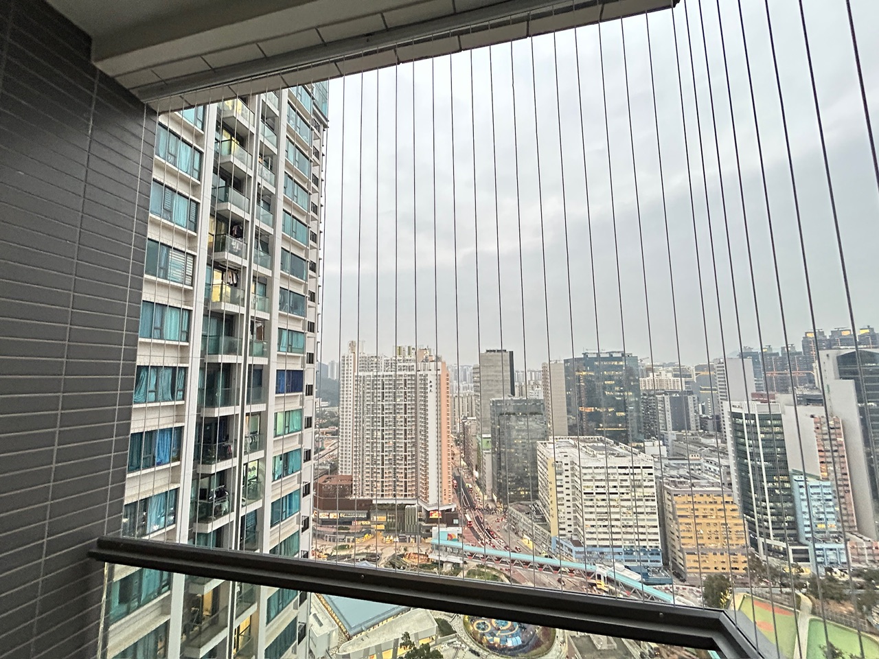 現崇山。露台防護網